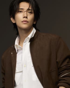 The hour before 洪知秀